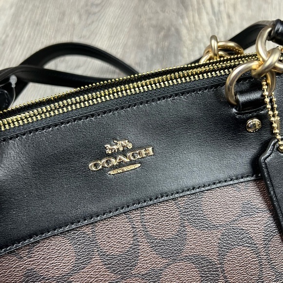 Coach‎ Brown Purse - Picture 6 of 16